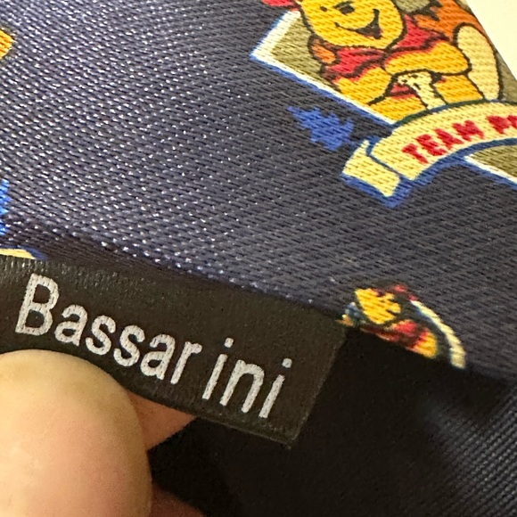 Winnie the Pooh Bassarini designed in Italy polyester tie - Picture 6 of 8